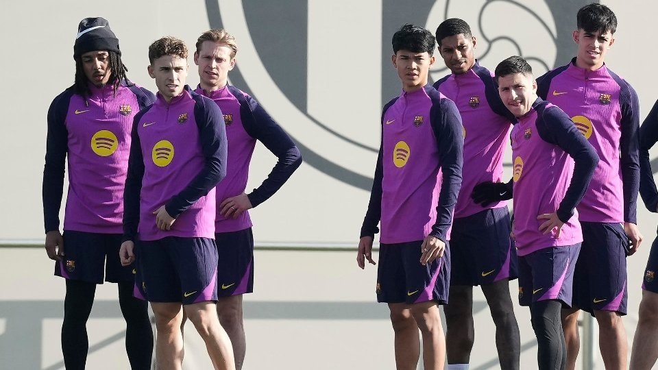 Why Frenkie de Jong's injury lay-off opens the door for Marc Bernal to secure Barcelona spot