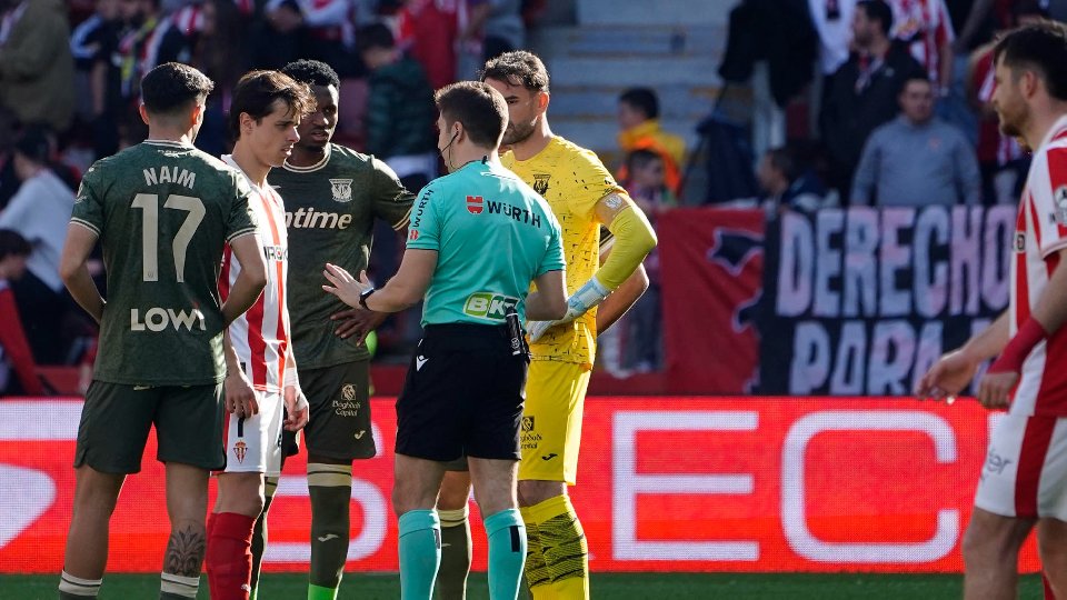 El Sporting-Leganés se reanudará este lunes a las 20.00