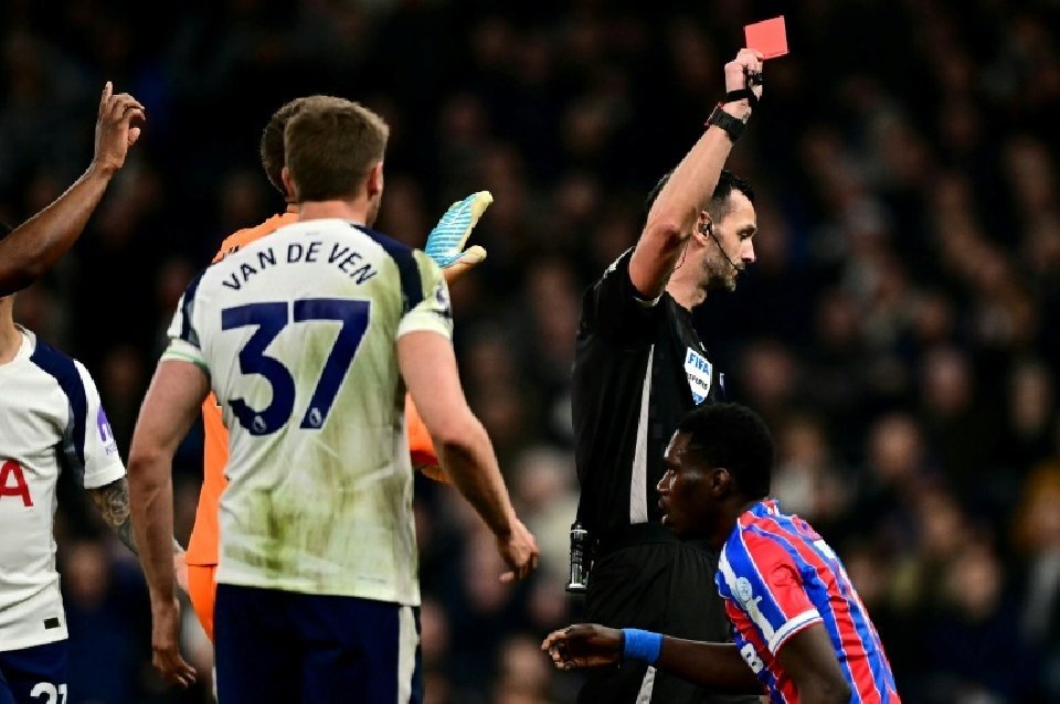 Spurs slip deeper into relegation trouble after loss to Palace