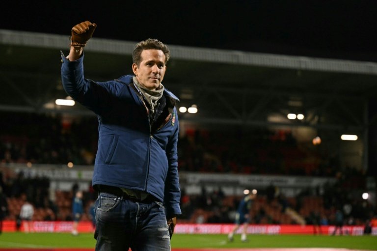 Ator Ryan Reynolds, dono do Wrexham, fala sobre compra de um time brasileiro