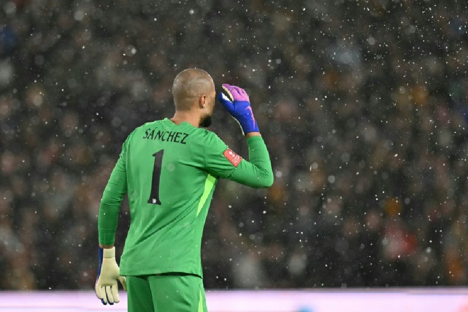 Chelsea happy to rotate goalkeepers, says Rosenior