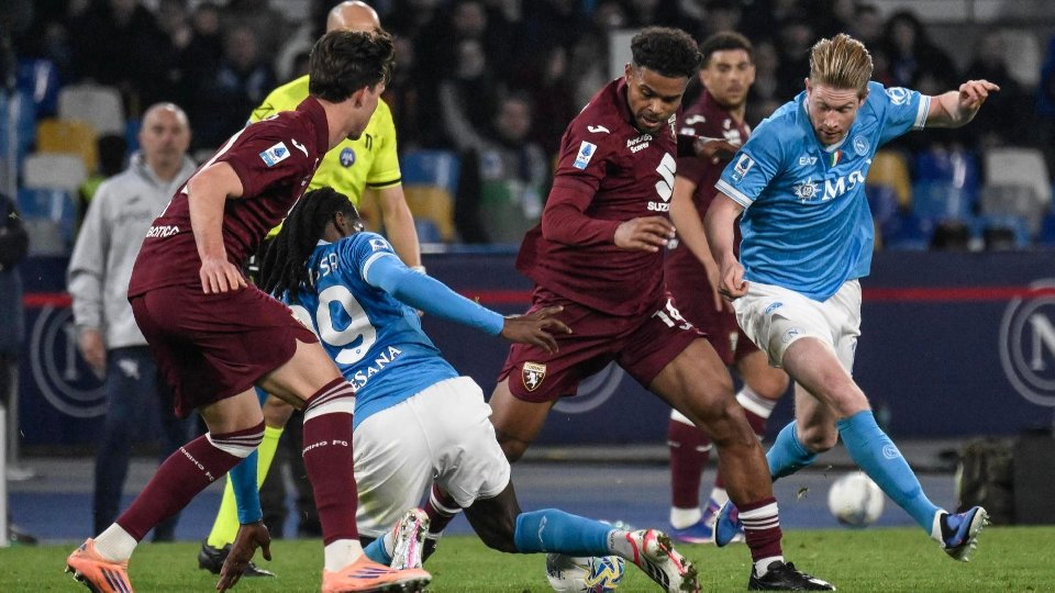 Noche de regresos en Nápoles