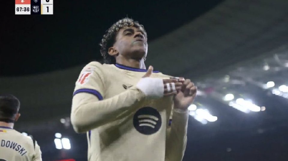 Puro Lamine: dejó sentado a Boiro y la puso imposible para Unai Simón