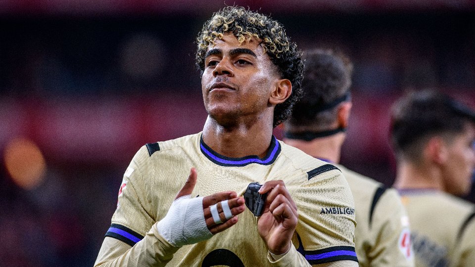 Pedri dibuja, Lamine colorea