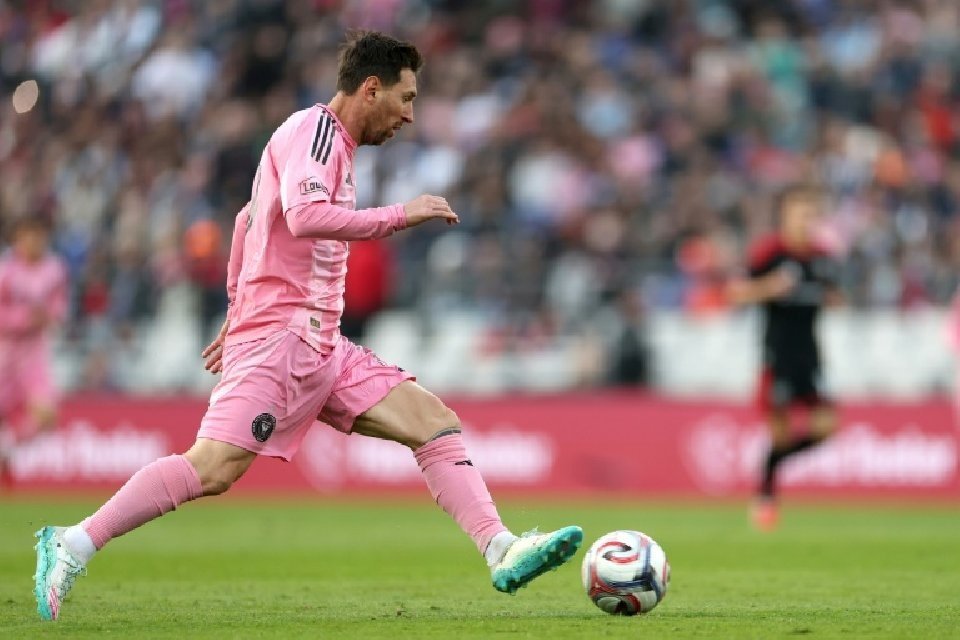 Lionel Messi s'est rapproché d'un nouveau palier historique lors de la victoire de l'Inter Miami face à DC United (2-1) ce samedi, marquant le deuxième succès de la franchise floridienne cette saison en Major League Soccer.