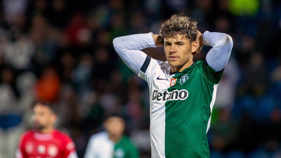 Gigantes europeus monitoram lateral Maximiliano Araújo, do Sporting