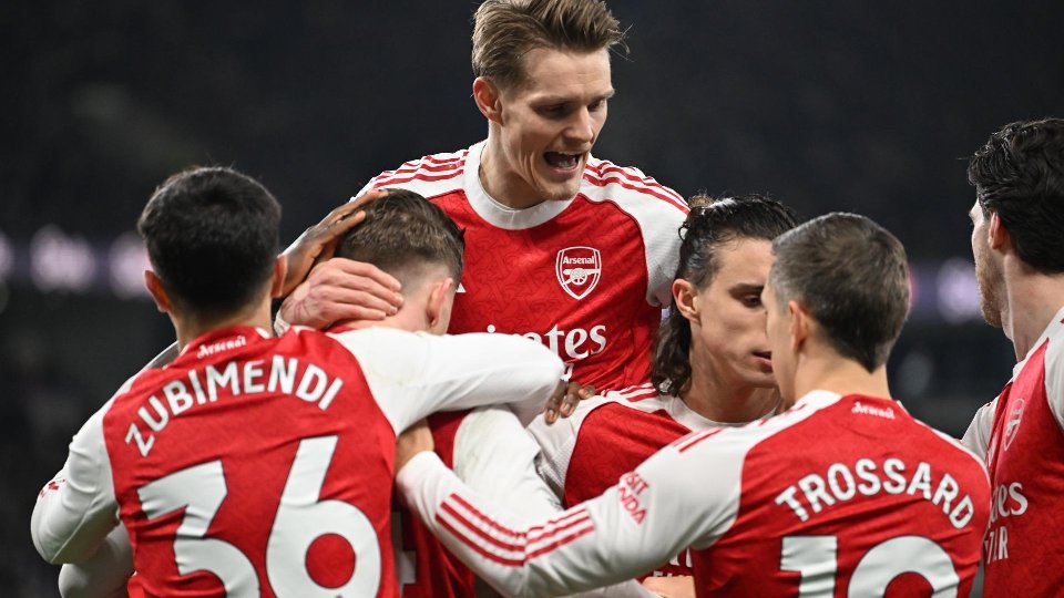 Un mes, seis partidos y cuatro títulos en juego