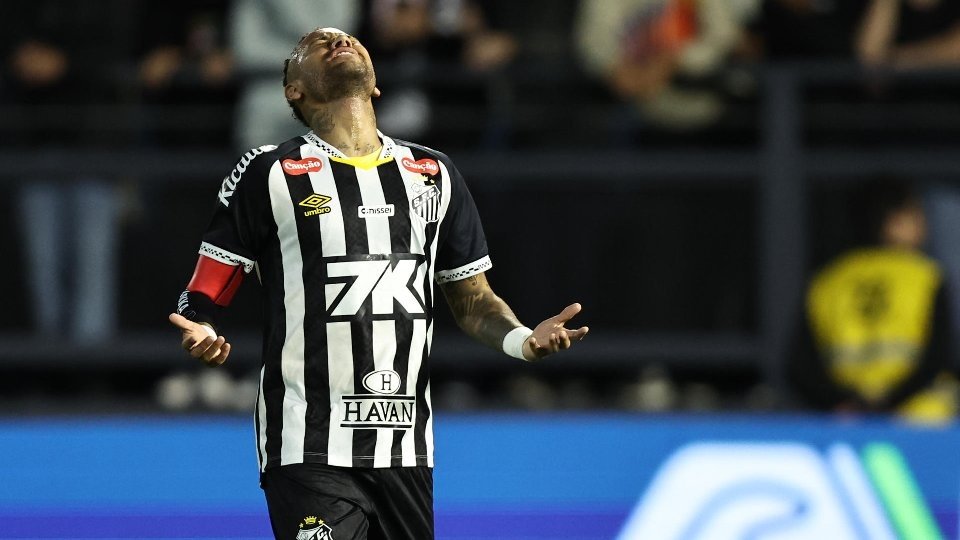 Neymar sued by former cook over alleged 16-hour workdays