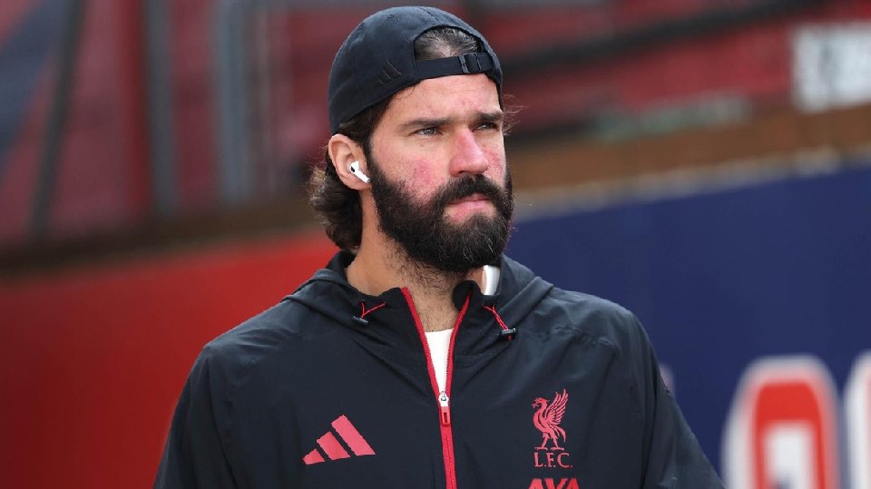 Liverpool to start Mamardashvili as Alisson misses Galatasaray clash