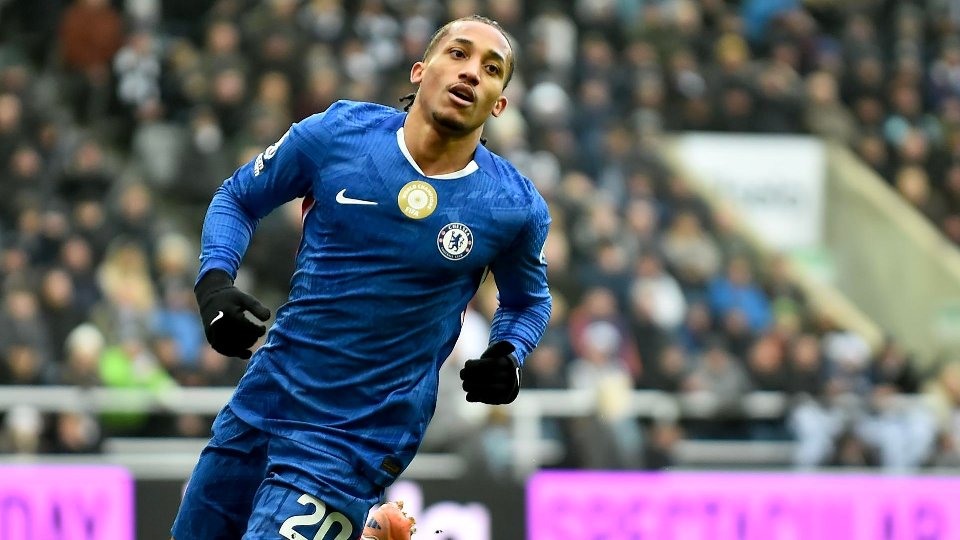 Chelsea não considera venda de João Pedro ao Barcelona