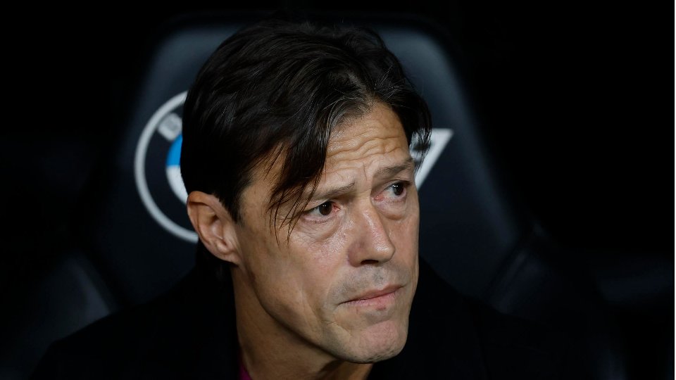 El Sevilla destituye a Almeida