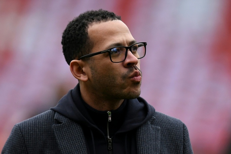 Chelsea back Rosenior with no summer review planned