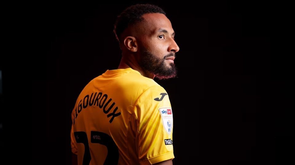 Lawrence Vigouroux está siendo uno de los mejores porteros del Championship. El del Swansea está rindiendo a un nivel extraordinario, pero el chileno parece tener su punto débil en los centros al área, pues ningún meta ha encajado más goles de cabeza en lo que va de campeonato.