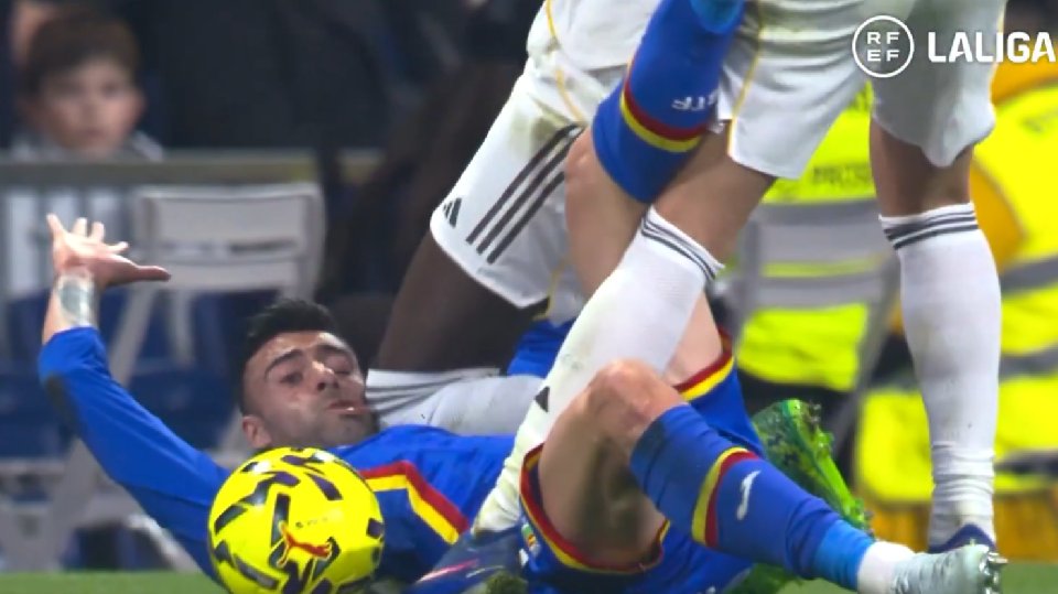 El CTA reconoció que Rüdiger tuvo que ser expulsado por el rodillazo a Diego Rico