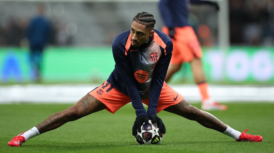 Com aval do Barcelona, Raphinha inicia recuperação no Brasil