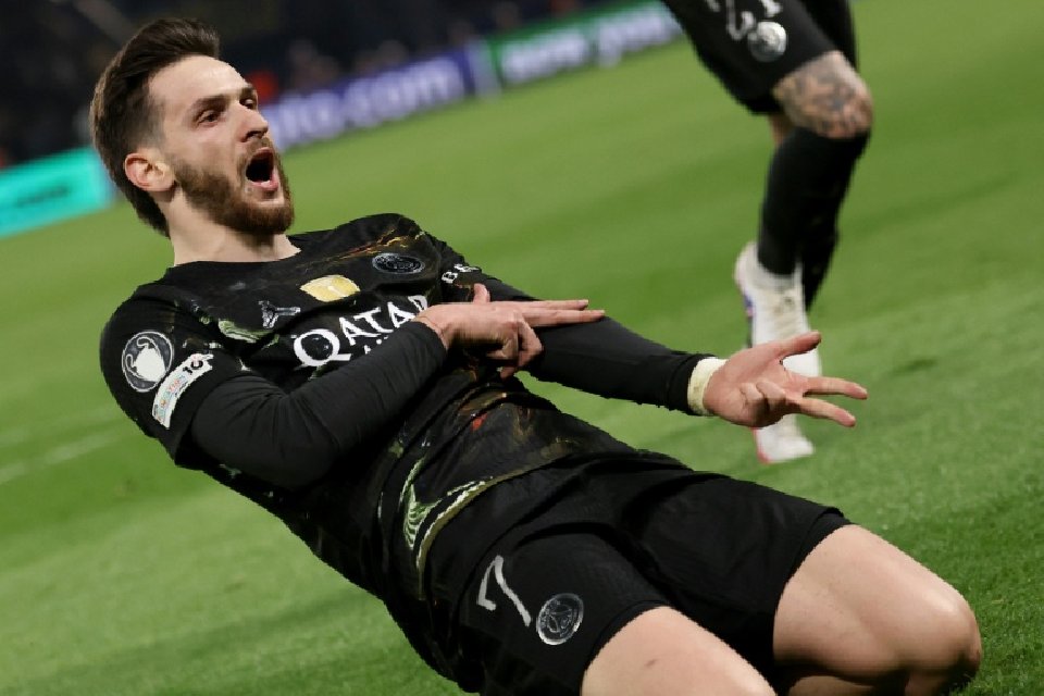 Dembélé-Barcola-'Kvara', dribbleurs à la fête