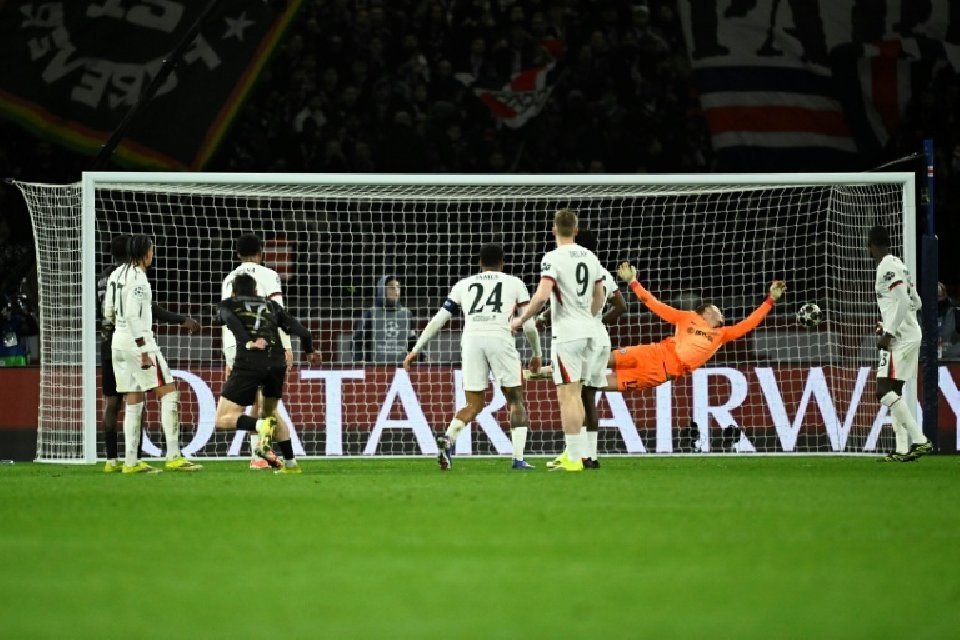 Chelsea cherche à réaliser une première remontée de trois buts en Europe contre le PSG. AFP