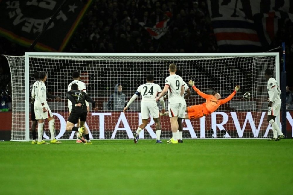 Chelsea cherche à réaliser une première remontée de trois buts en Europe contre le PSG. AFP