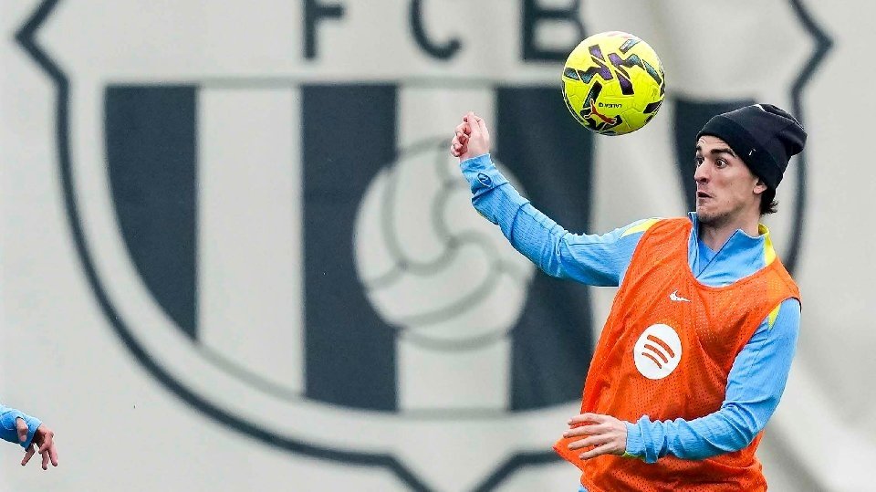Gavi reçoit le feu vert médical 172 jours plus tard. EFE/Enric Fontcuberta