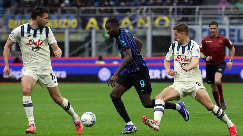 El Inter se tropieza para dar más emoción a la Serie A