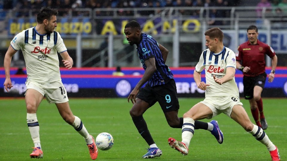 El Inter se tropieza para dar más emoción a la Serie A