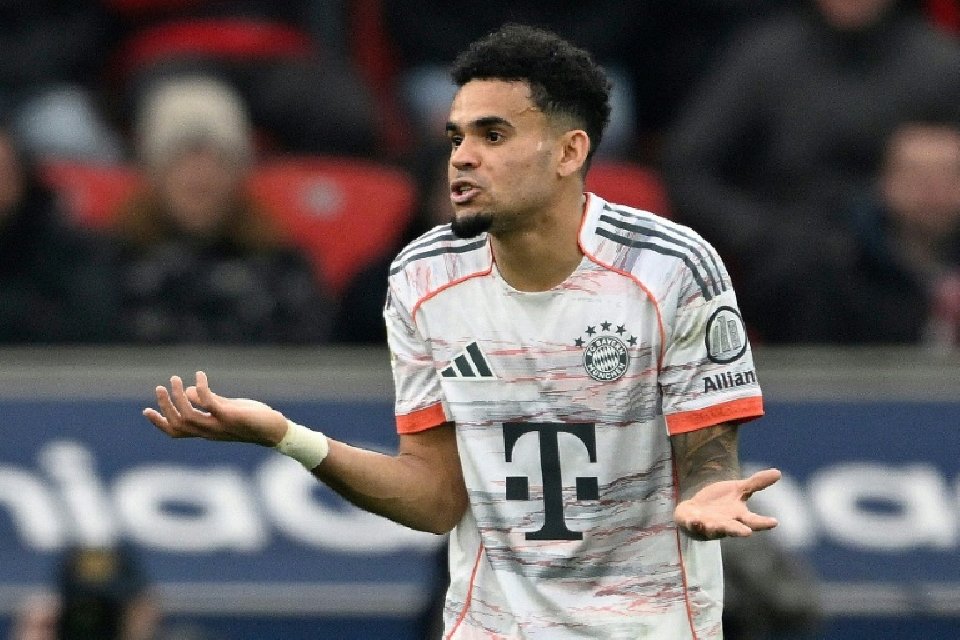 Réduit à neuf, le Bayern arrache le nul à Leverkusen