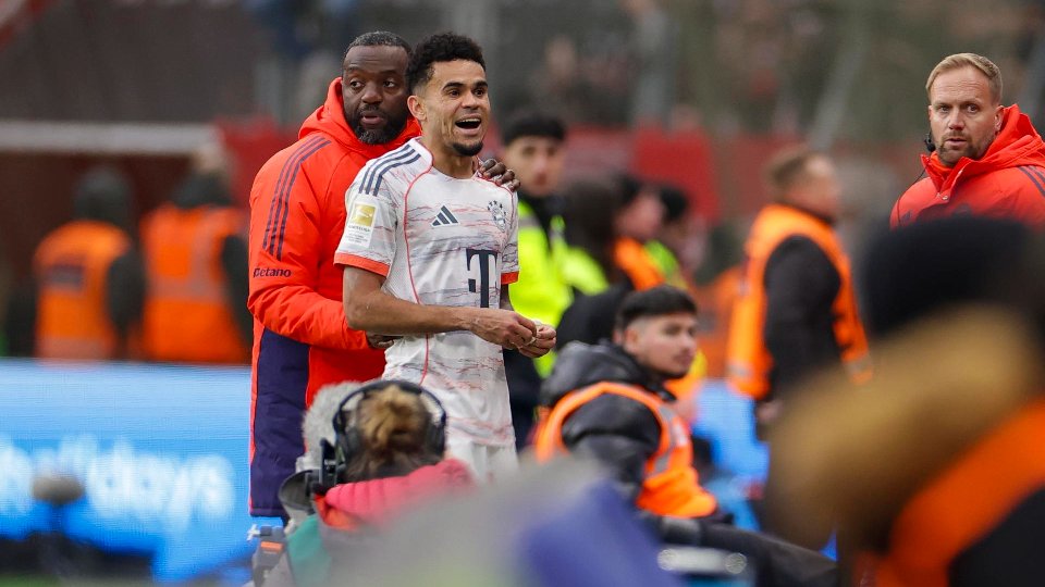 Luis Díaz soluciona y complica