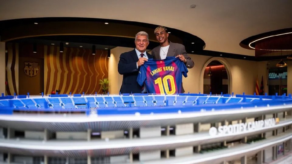 Lamine Yamal throws support behind Laporta on election eve