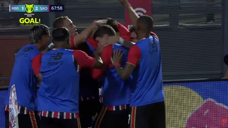 Calleri mantiene a Sao Paulo en lo más alto