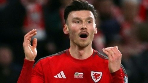 Kieffer Moore es una de los pilares ofensivos del sorprendente Wrexham y de la Selección de Gales. Sin embargo, una lesión le ha mandado a la enfermería en el peor momento posible, con su equipo jugándose entrar en el 'play off' de ascenso a la Premier y su país a las puertas de la repesca mundialista.