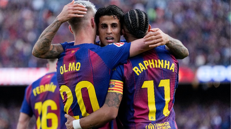 Barcelona planeja manter João Cancelo em definitivo