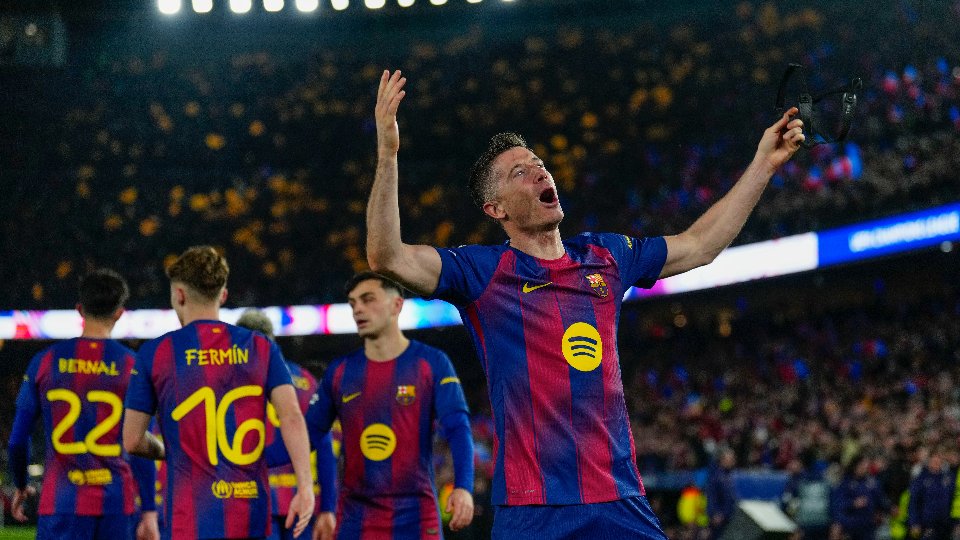 El Barça se vuelve loco en el 'manicamp' Nou