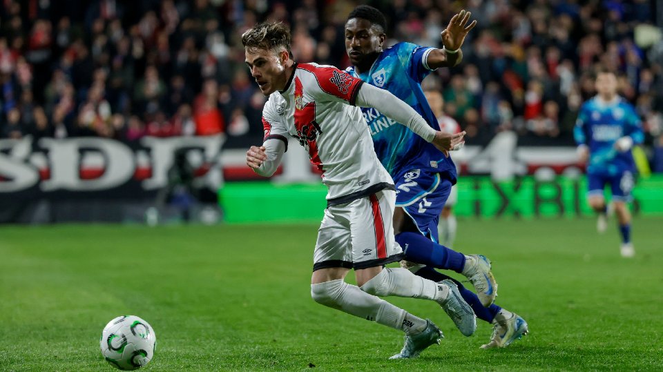 El Rayo saca el billete con nerviosismo