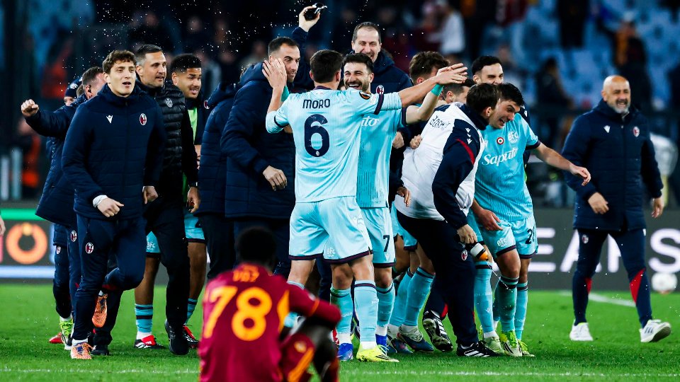 El Bologna se carga a la Roma; el Nottingham resiste en los penaltis