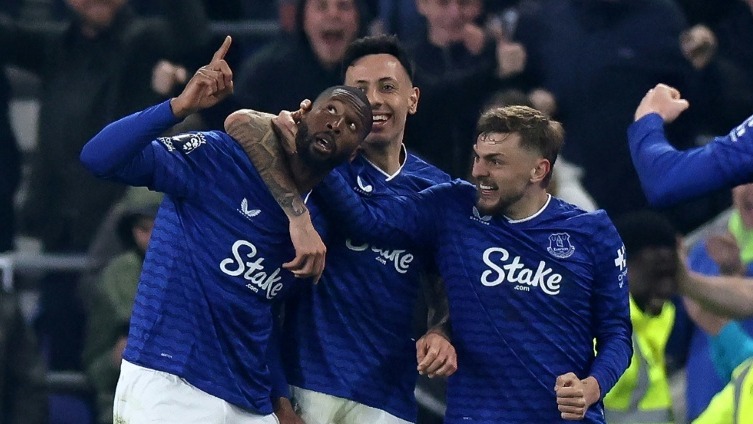 Everton enfonce Chelsea et relance la course à la Ligue des champions