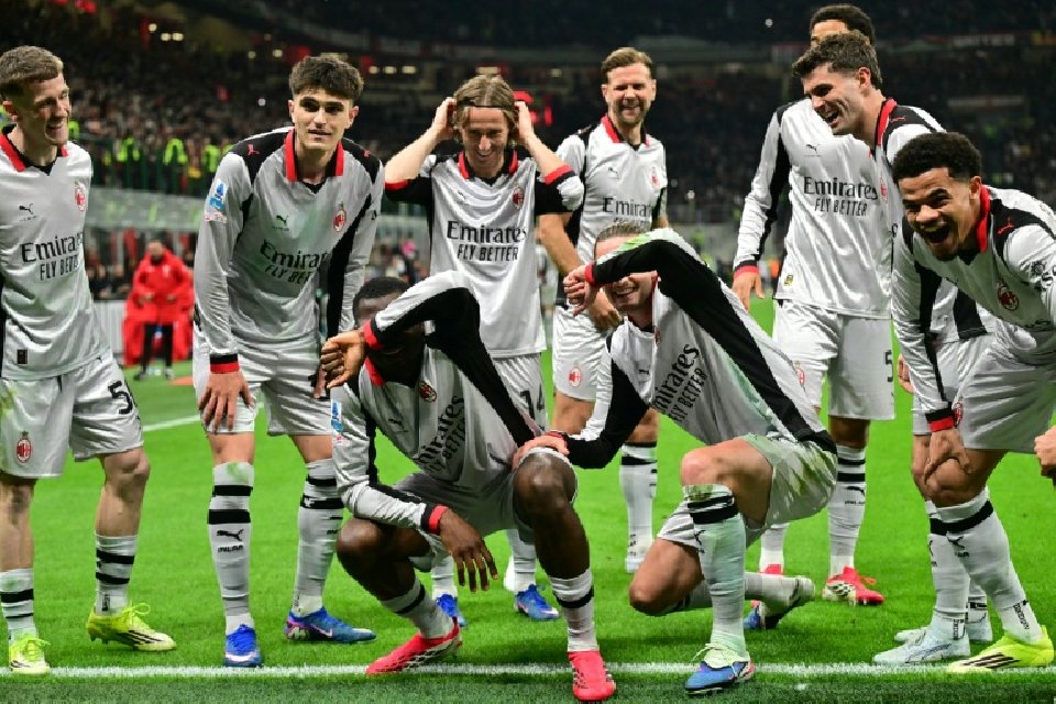 Milan move to within five points of Serie A leaders Inter