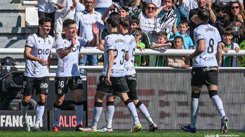 El Burgos se ilusiona y el Córdoba pasa de competir