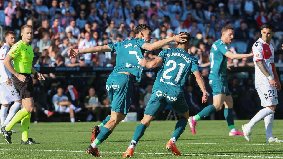 El Alavés se zampa una cuajada que sabe a gloria