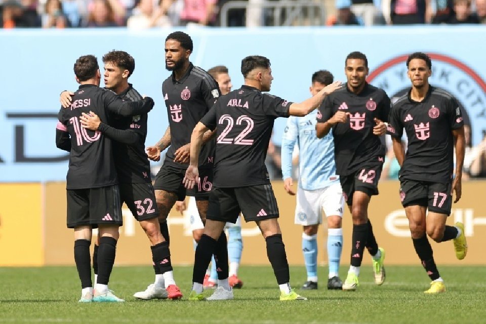 Auteur du 901ème but de sa carrière, Lionel Messi a permis à l'Inter Miami d'infliger au New York City FC son premier revers de la saison (2-3) ce dimanche en MLS.