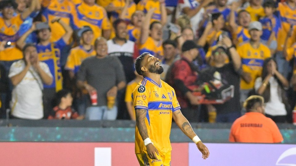 El Loco Abreu amansa a Tigres