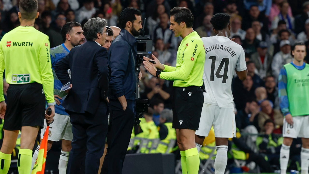 El Madrid recurrirá la expulsión de Valverde en el derbi