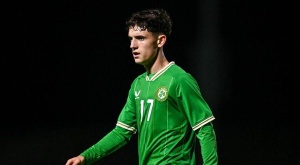 El internacional irlandés con récord en Segunda al que vigila España