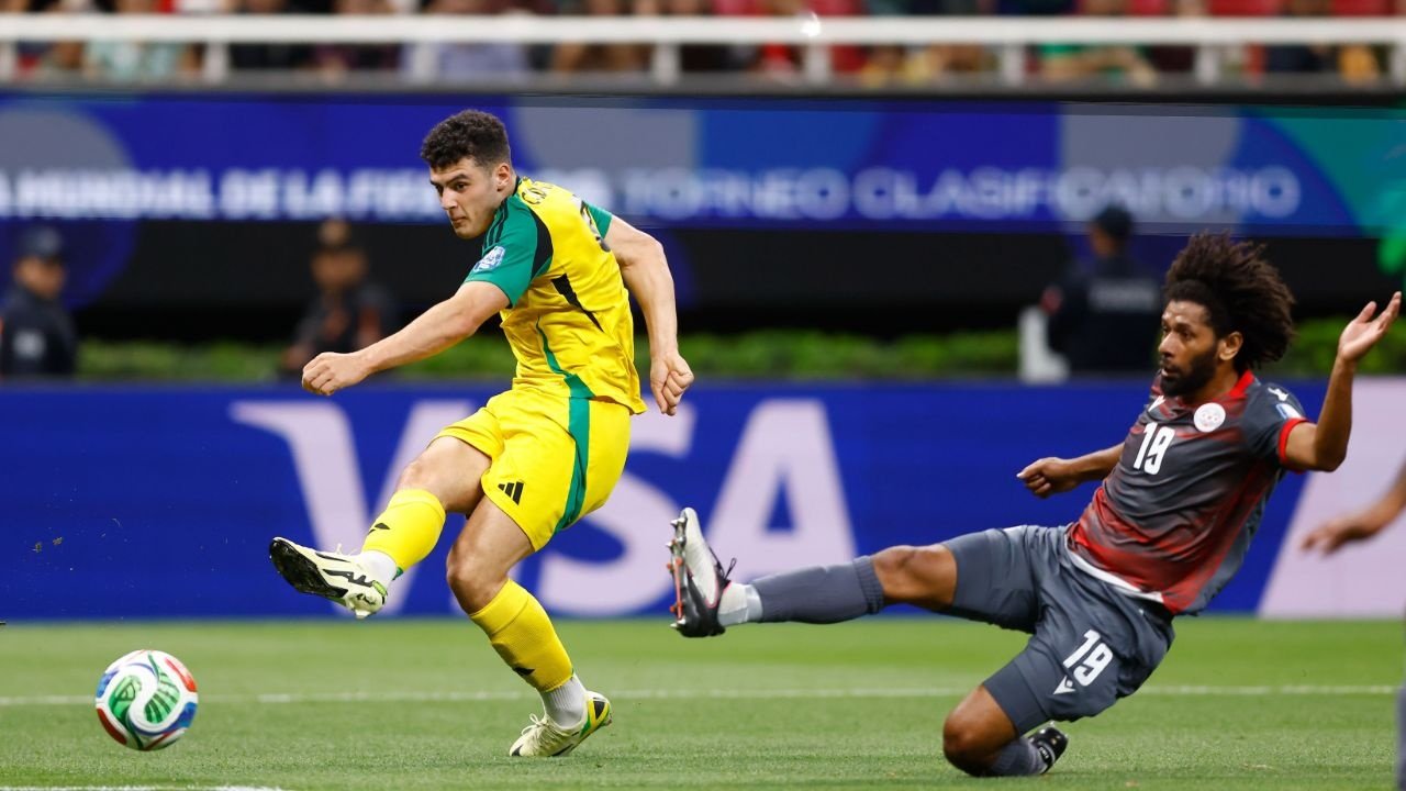 Jamaica apaga la llama de Nueva Caledonia y aviva la suya. EFE