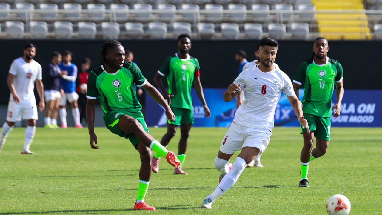 Lookman y Akor Adams, protagonistas en el primer partido de Irán en guerra