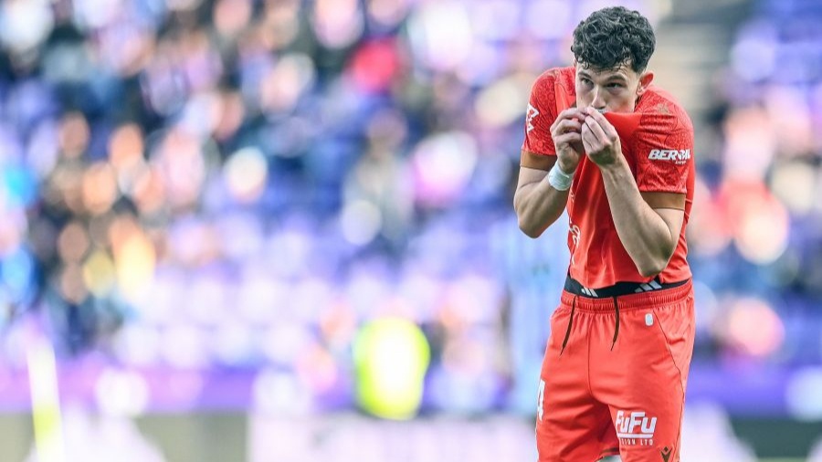 Un penalti alimenta al Burgos y desespera al Valladolid