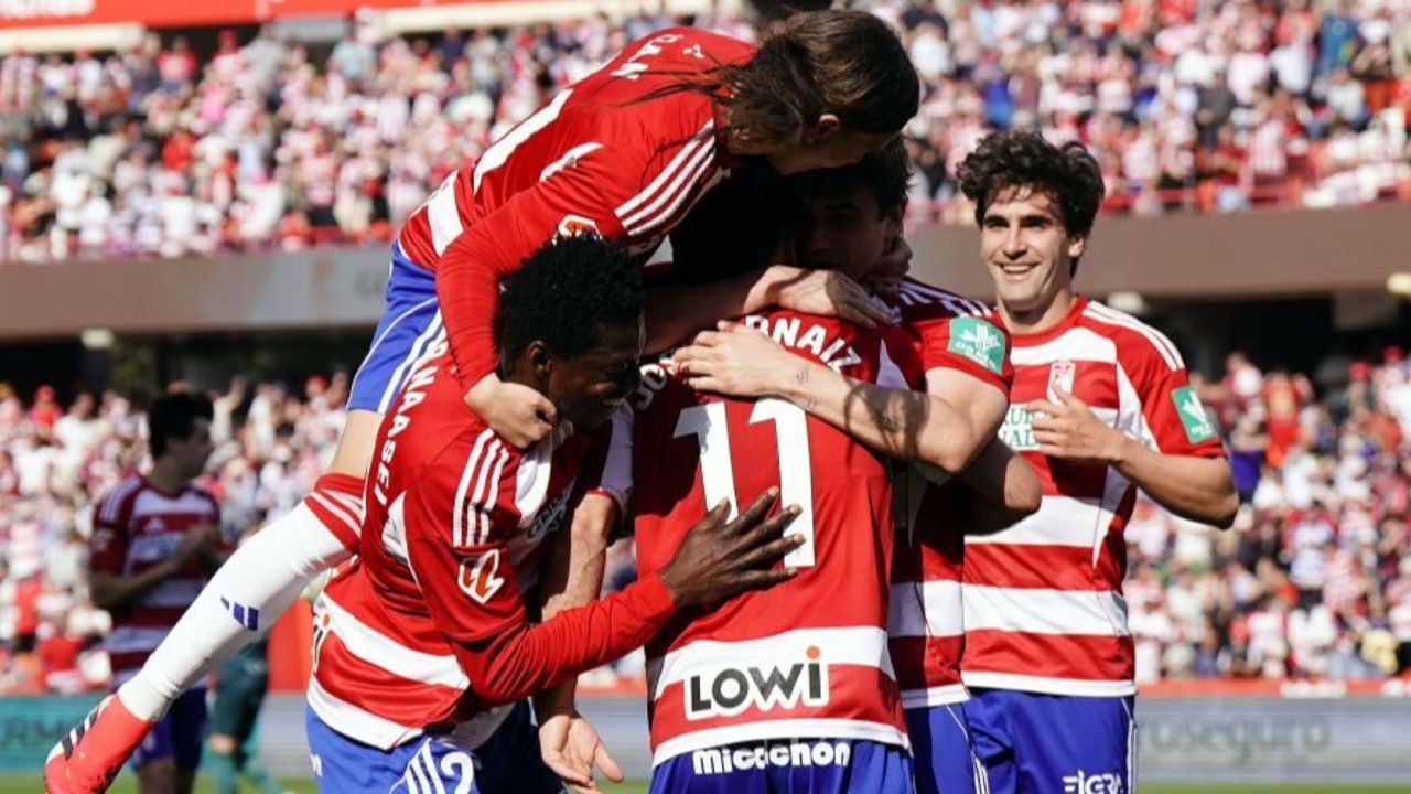 El Granada finiquita la permanencia en media hora