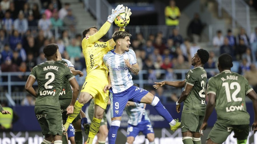 Soriano se hace un 'portfolio' en La Rosaleda