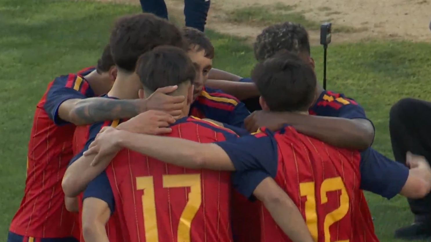 Thiago Pitarch mueve los hilos y España da otro recital