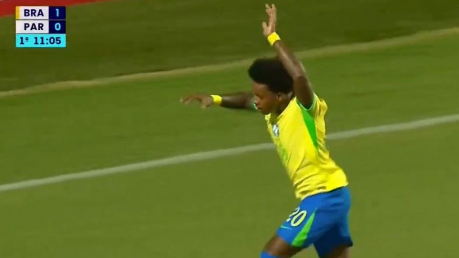 Atacante do Athletico-PR marca duas vezes, e zagueiro do Flamengo se destaca ao evitar gols rivais em vitória por 3 a 1.