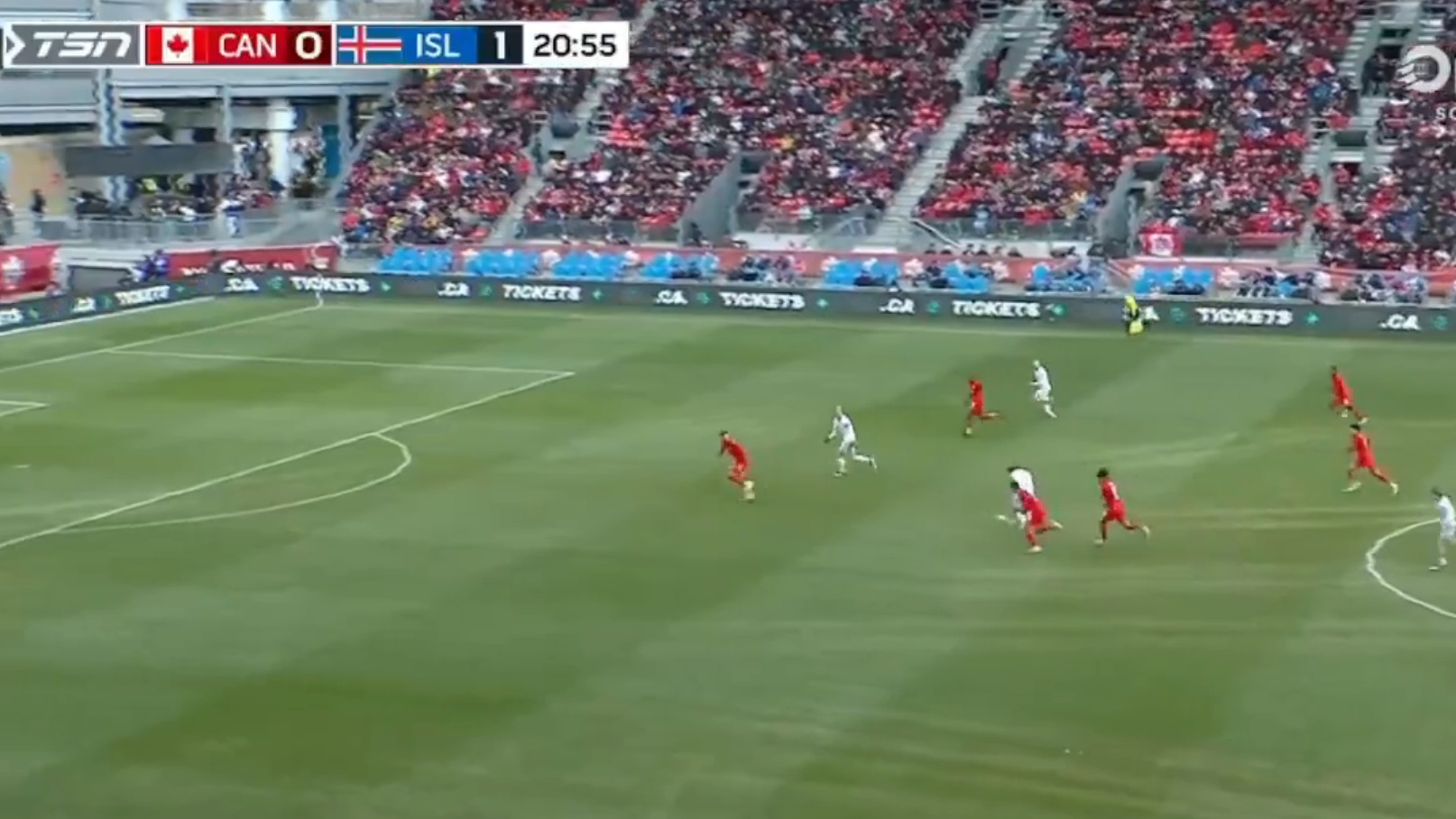 Canadá se prueba con un empate ante Islandia